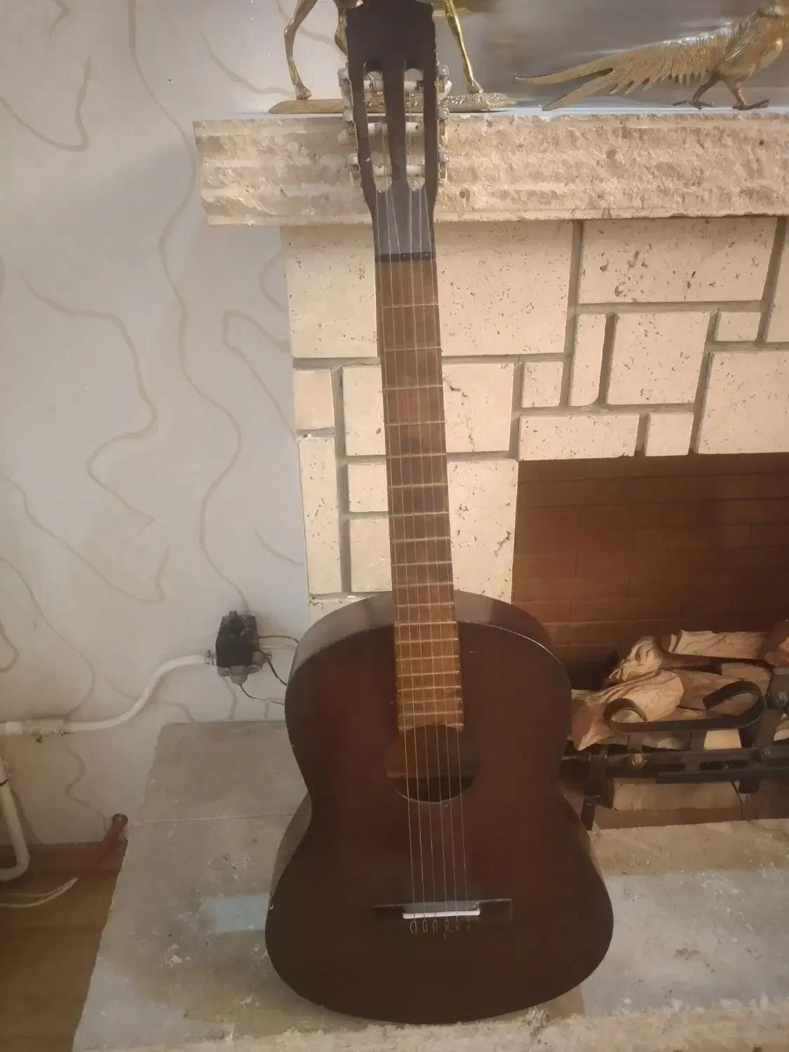 گیتار|گیتار، بیس، امپلیفایر|خوی, |دیوار