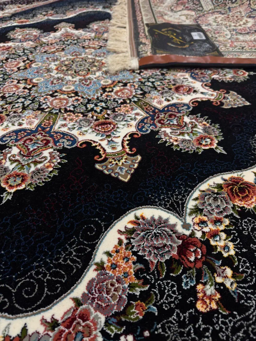 فرش ۶متری نگین والا ۷۰۰شانه|فرش|لنگرود, |دیوار