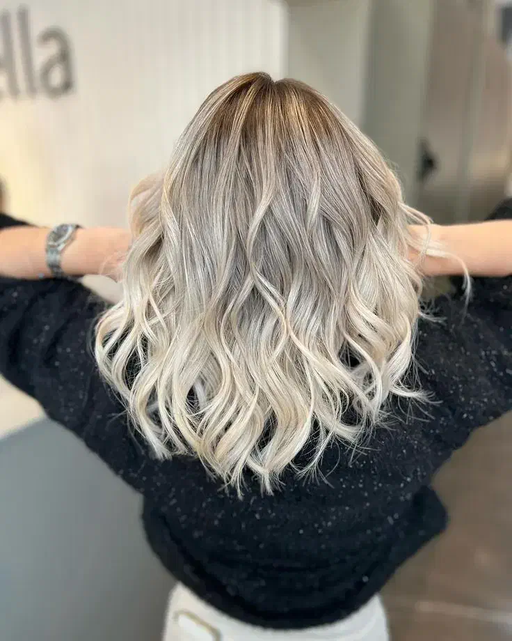 خدمات و آموزش تخصصی رنگ و لایت اقساطی|خدمات آرایشگری و زیبایی|شیراز, شهرک سراج|دیوار