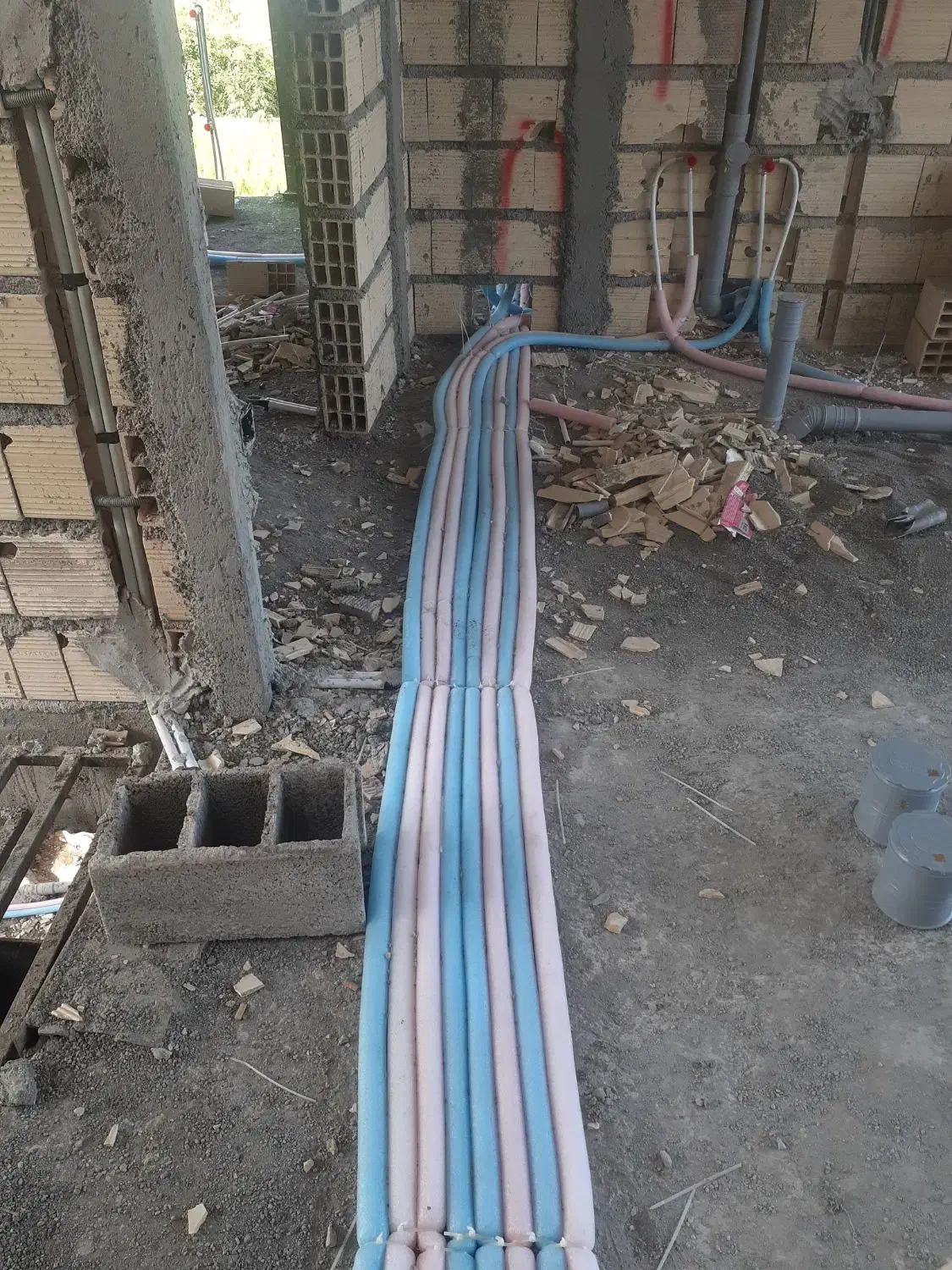 تاسیسات لوله کشی ساختمان و نصب|خدمات پیشه و مهارت|چالوس, |دیوار