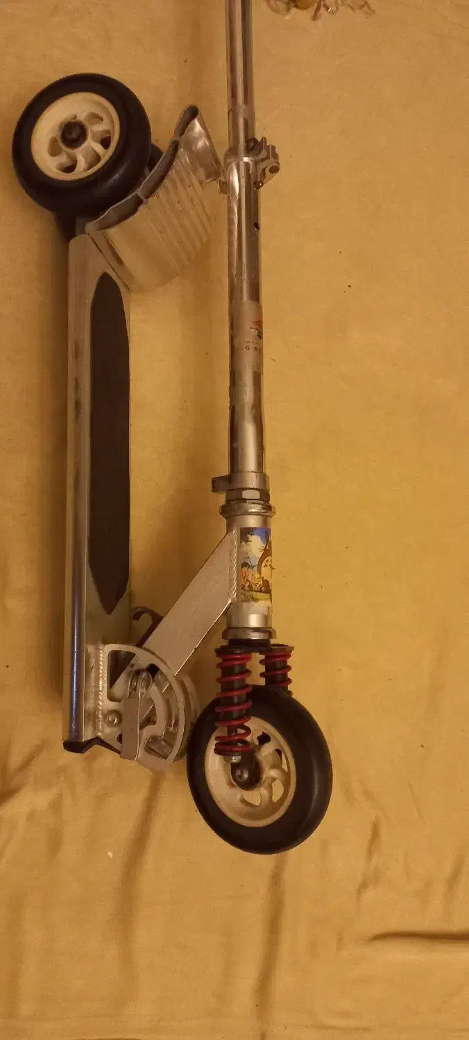 اسکوتر تمام آلومینیومی در حد نو و سالم و تمیز|دوچرخه، اسکیت، اسکوتر|تهران, نیروی دریایی|دیوار