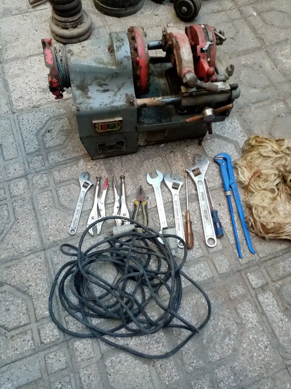 حدیده دو اینچ با ابزار کار|ابزارآلات|مشهد, رده|دیوار