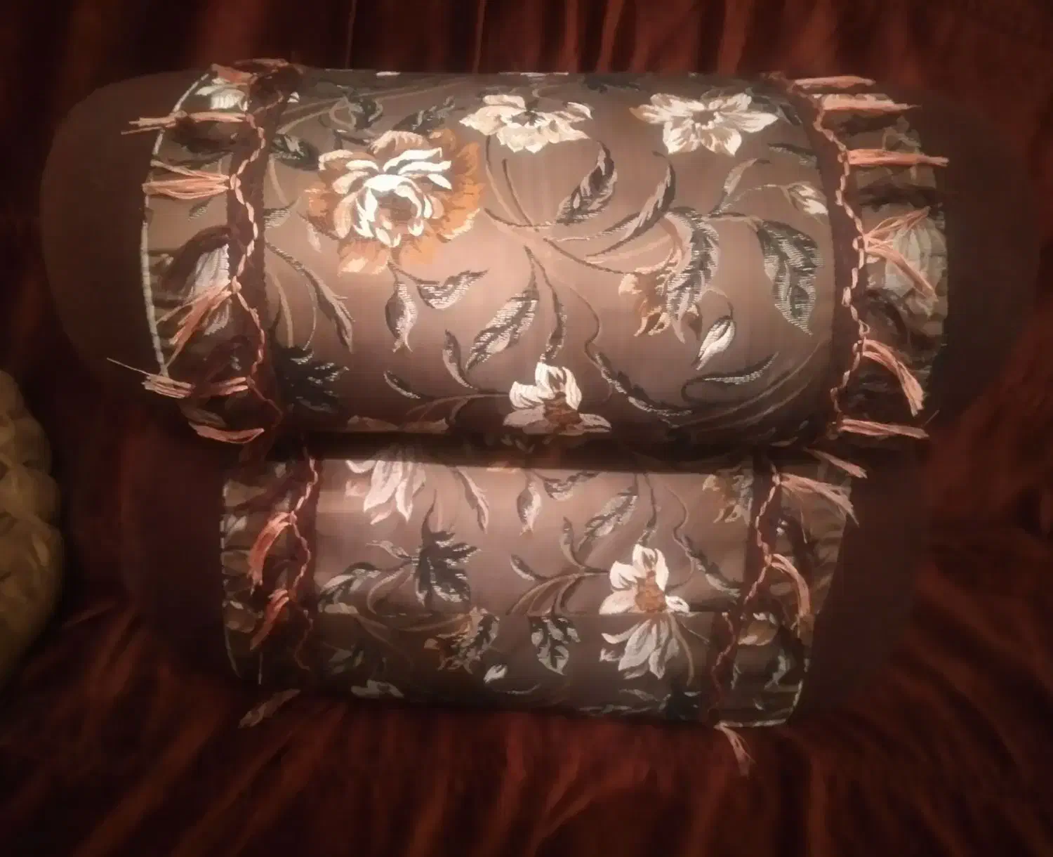 پشتی گرد بزرگ (غلطکی)|پشتی|شیراز, شهرک پرواز|دیوار