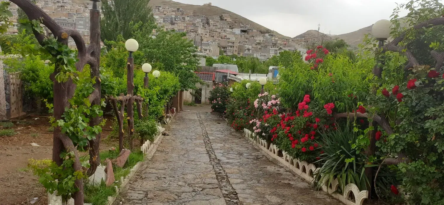 ویلا کاریز|اجارهٔ کوتاه‌مدت ویلا و باغ|سنندج, |دیوار