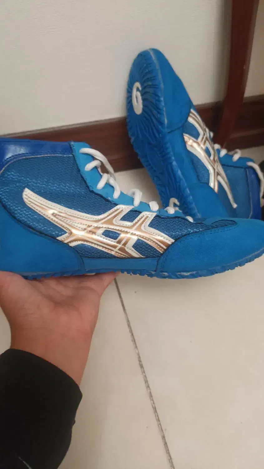 کفش اورجینال کشتی سایز ۳۸|تجهیزات ورزشی|محمدشهر, محمدشهر|دیوار