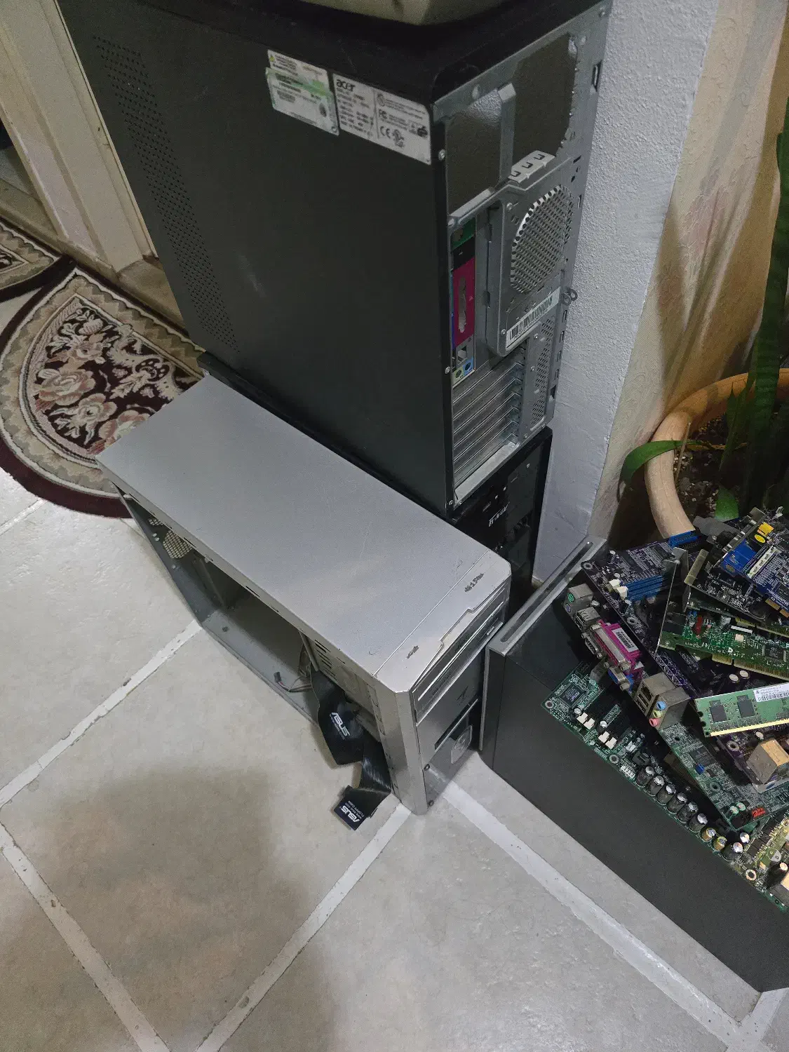 بدنه کیس کارکرده|قطعات و لوازم جانبی رایانه|کیش, |دیوار