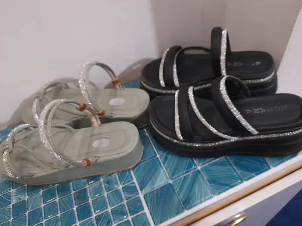 دوعددصندل دست دوم|کیف، کفش، کمربند|اهواز, شهرک اکباتان|دیوار