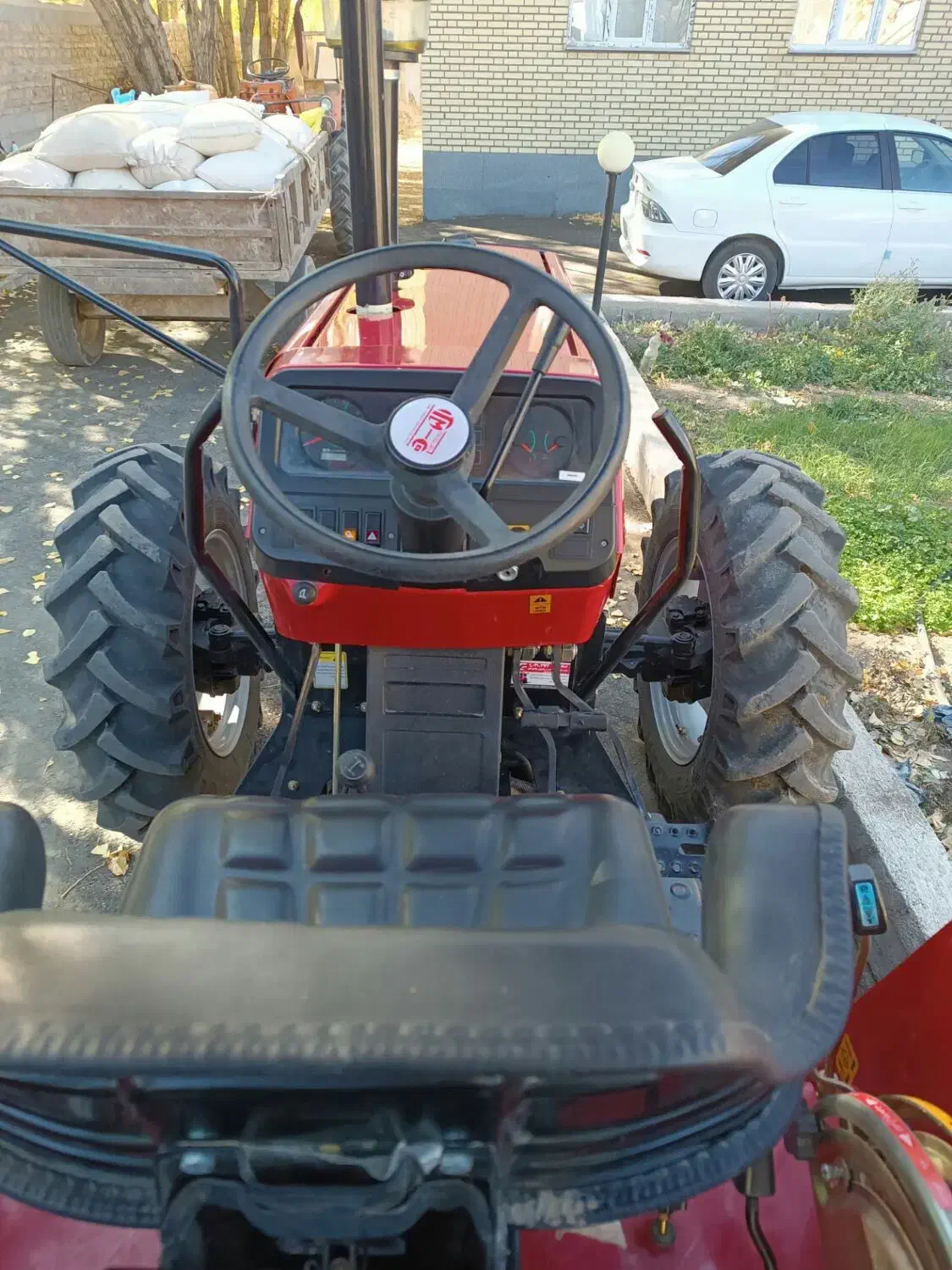 تراکتور ۸۰۰جفت خرید دارید ۱۴۰۳ تیکمه داش می باشد|خودرو سنگین|تیکمه داش, |دیوار