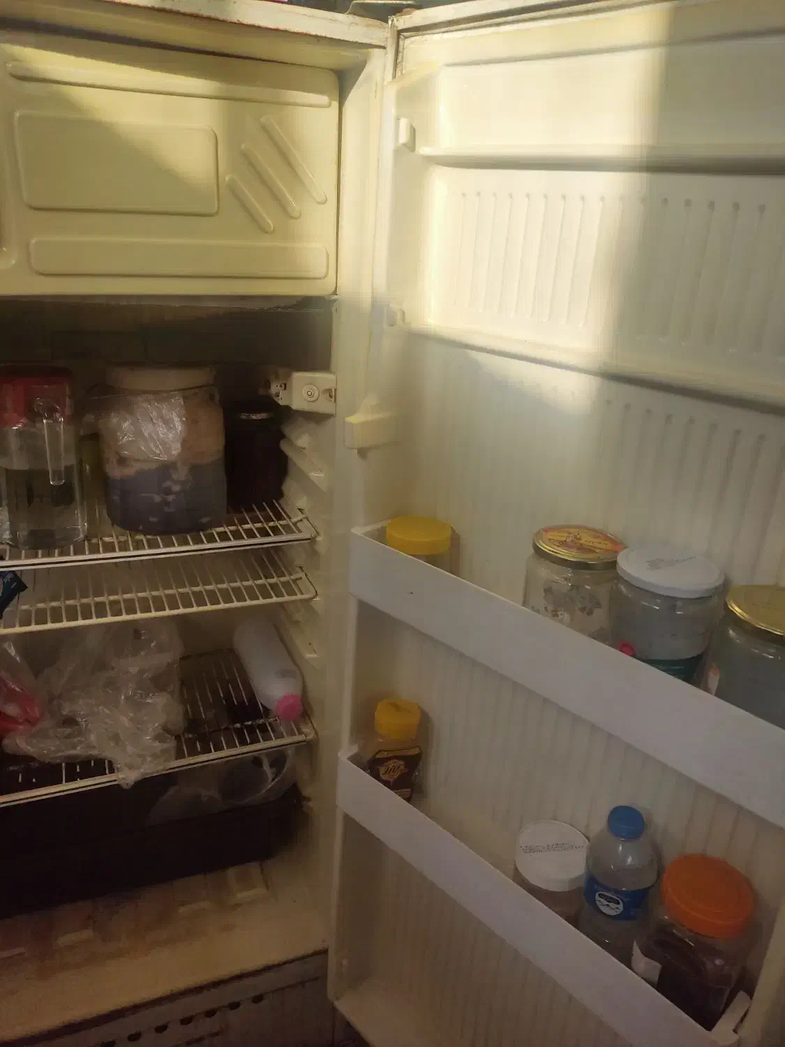 یخجال|یخچال و فریزر|آران و بیدگل, |دیوار