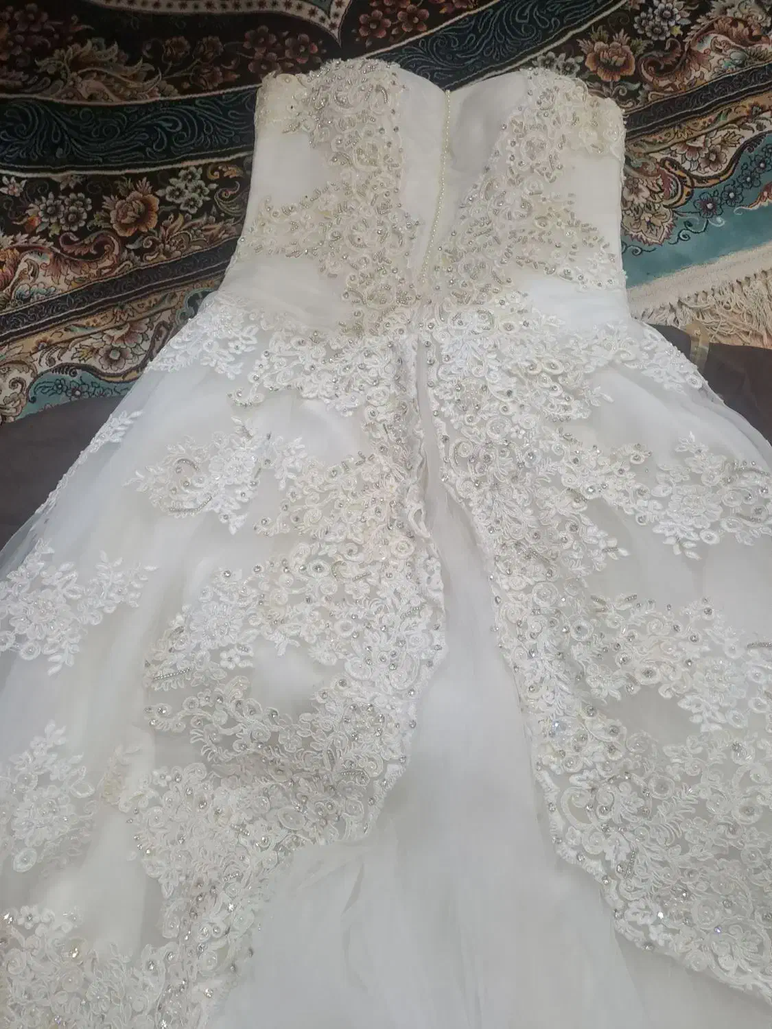 دوتا لباس عروس|لباس|اراک, |دیوار