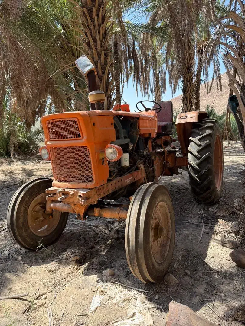 تراکتور رومانی در حال کار . بدون روغن ریزی|خودرو سنگین|حاجی آباد, |دیوار