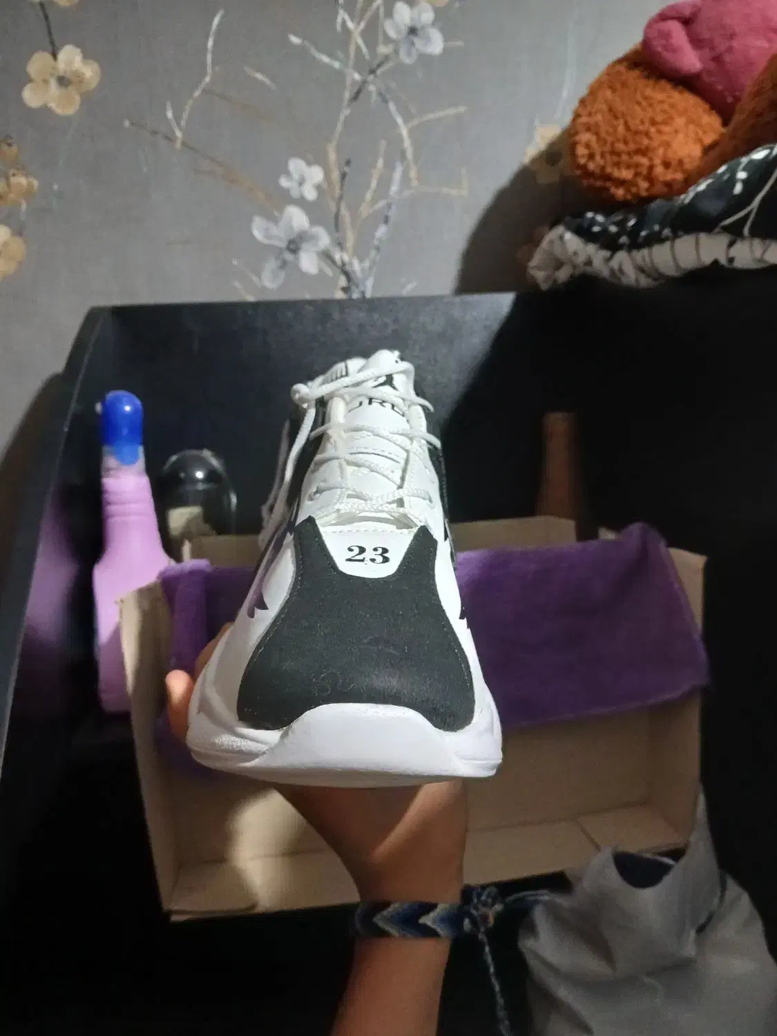 کفش جردن|کیف، کفش، کمربند|رشت, کوی مهر|دیوار