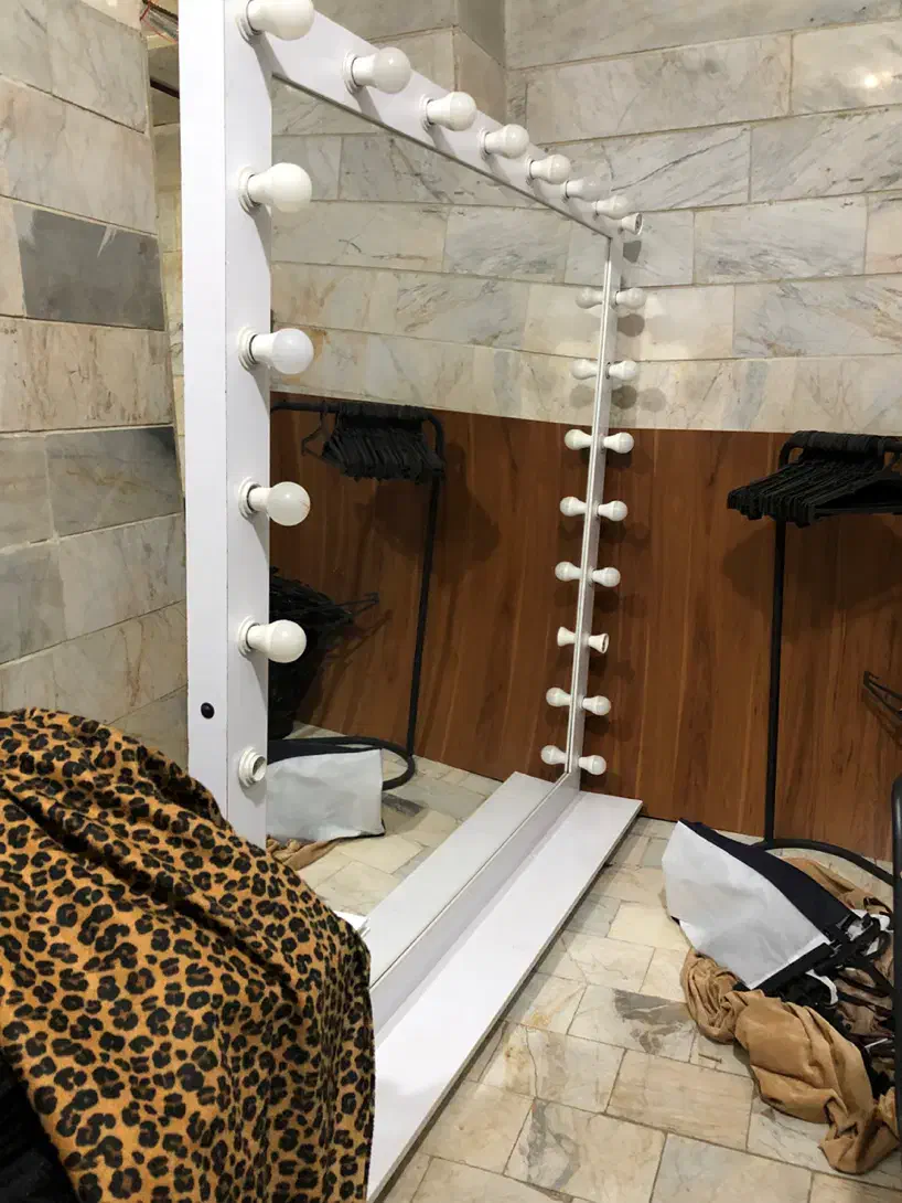 اینه چراغدار|آینه|قرچک, میرزائی جنوبی|دیوار