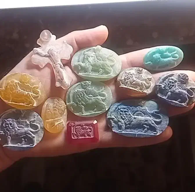 شمایل|کلکسیون اشیاء عتیقه|قزوین, |دیوار