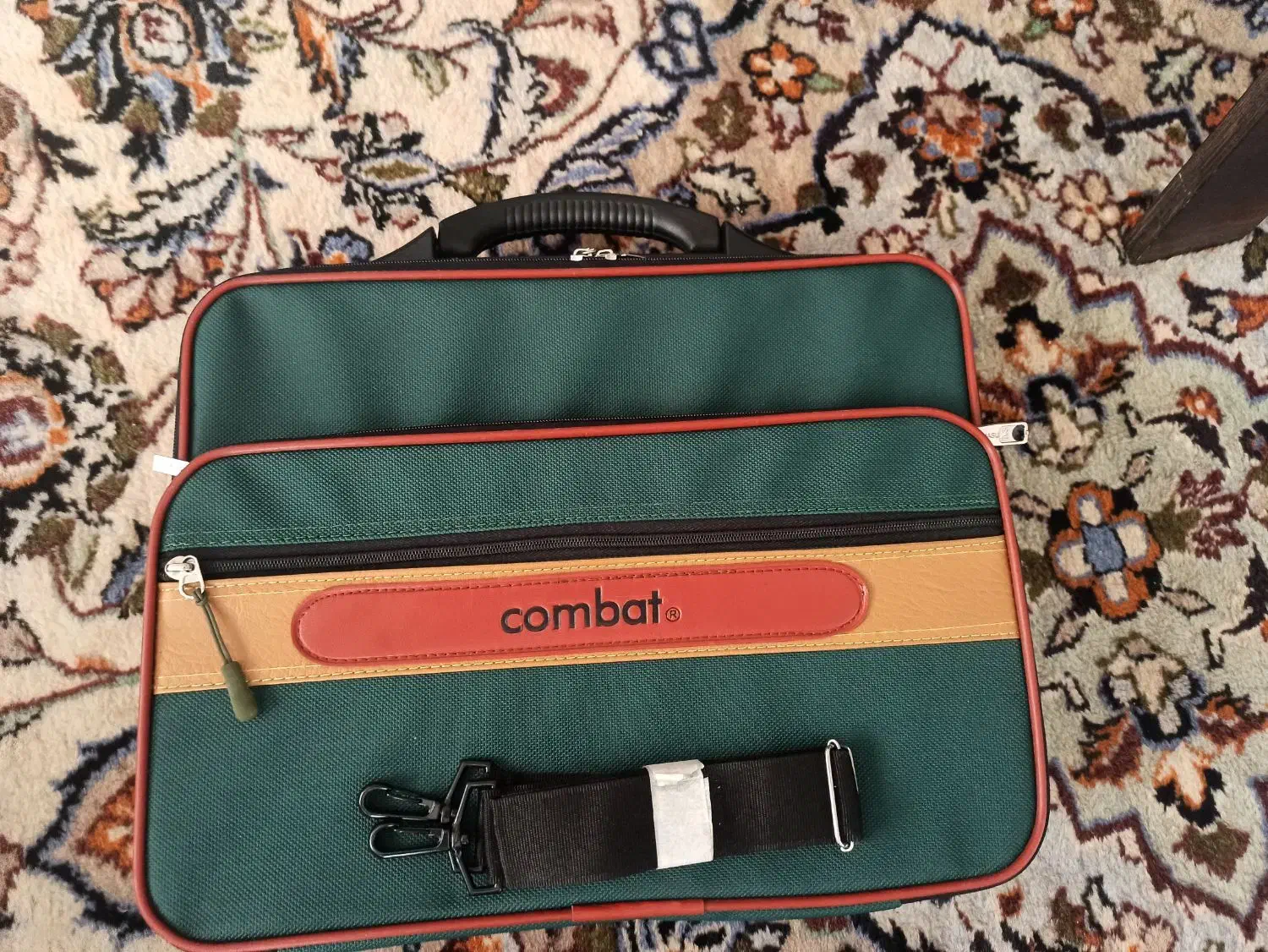 کیف آلمانی نو بسیار کاربردی وکیف چرم|کیف، کفش، کمربند|کیش, |دیوار