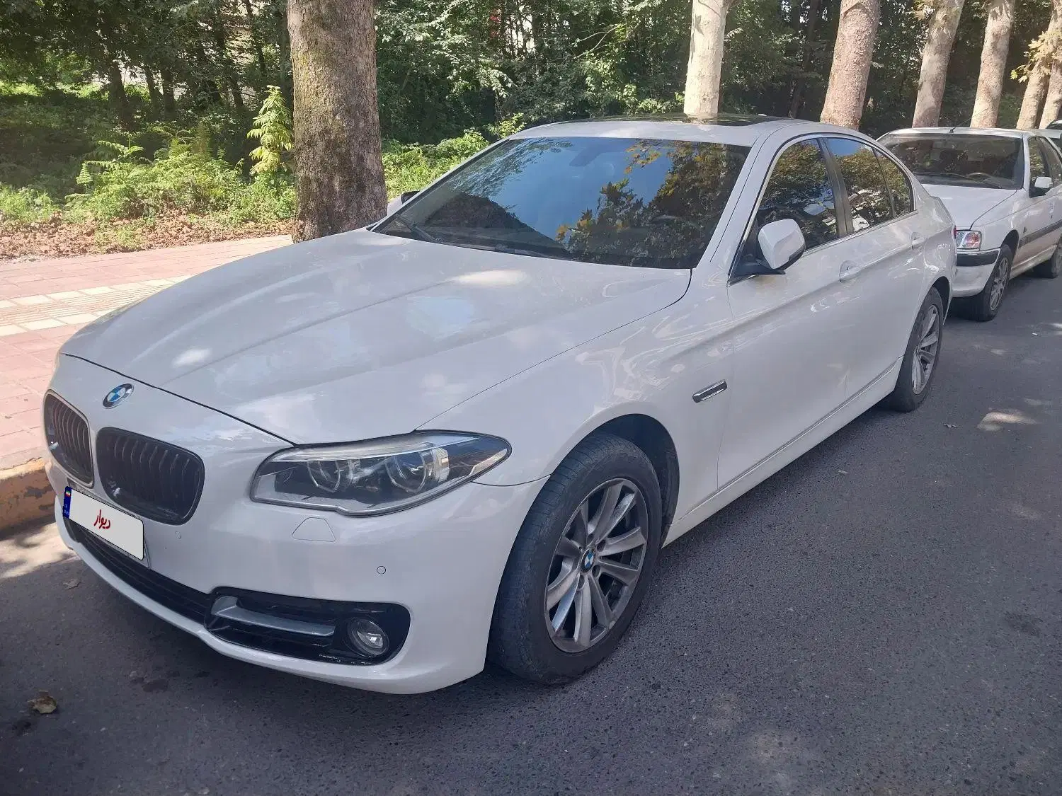 Bmw520i-2016|خودرو سواری و وانت|لاهیجان, شیشه گران|دیوار