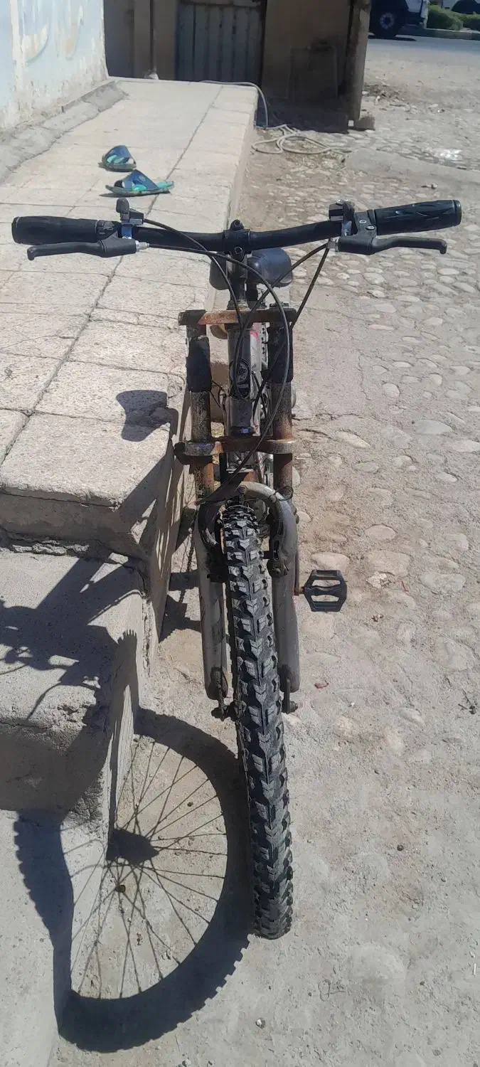 سلام دوچرغ ۲۶ تمیز دندیی ترمز ها سالم لاستیک سالم|دوچرخه، اسکیت، اسکوتر|اهواز, کوی علوی|دیوار