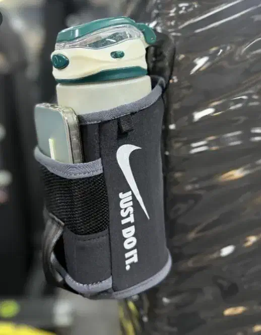 هولدر مگنتی ورزشی|کیف، کفش، کمربند|تهران, نمایشگاه بین المللی|دیوار