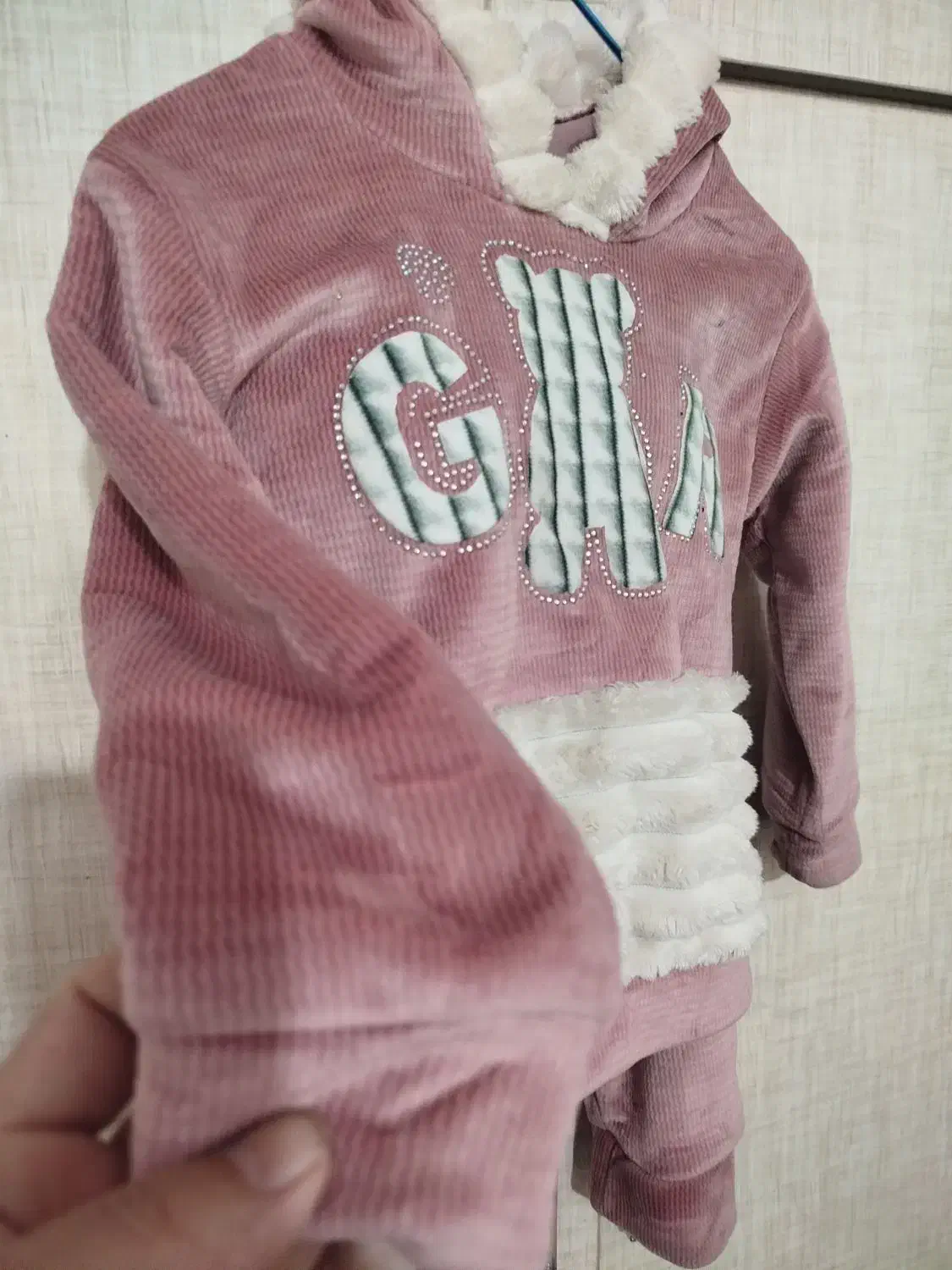 ست گرم پوش مخملی ۵۳۰تومان|کفش و لباس بچه|دهدشت, |دیوار