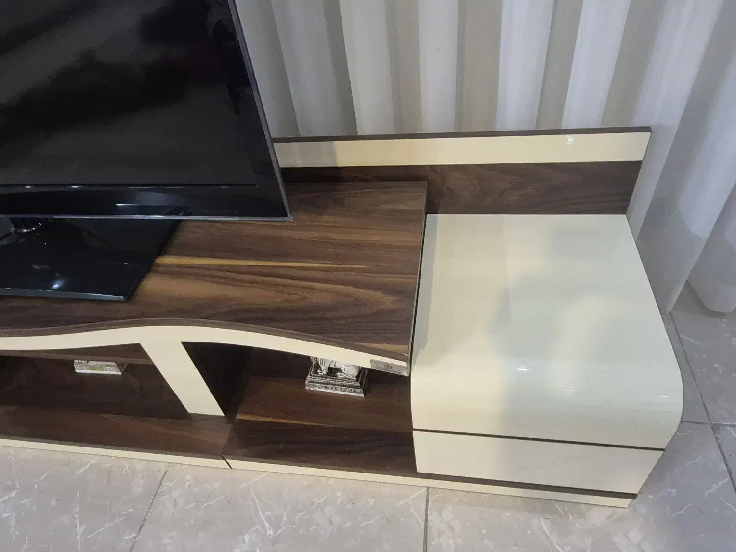 میز تلویزیون|میز تلویزیون|شاهین‌شهر, نظامی|دیوار