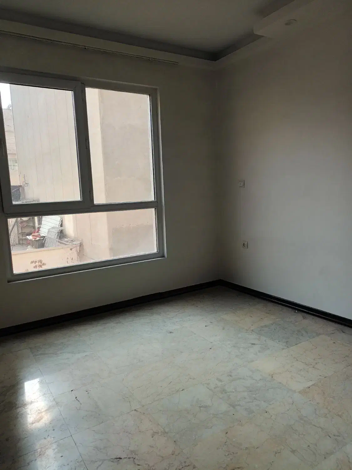 ۱۰۰ متر دو خوابه *روبه کوچه