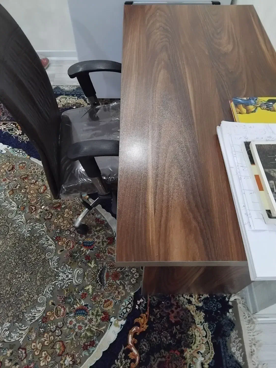 میز تحریر و صندلی|میز تحریر و کامپیوتر|زالیان, |دیوار