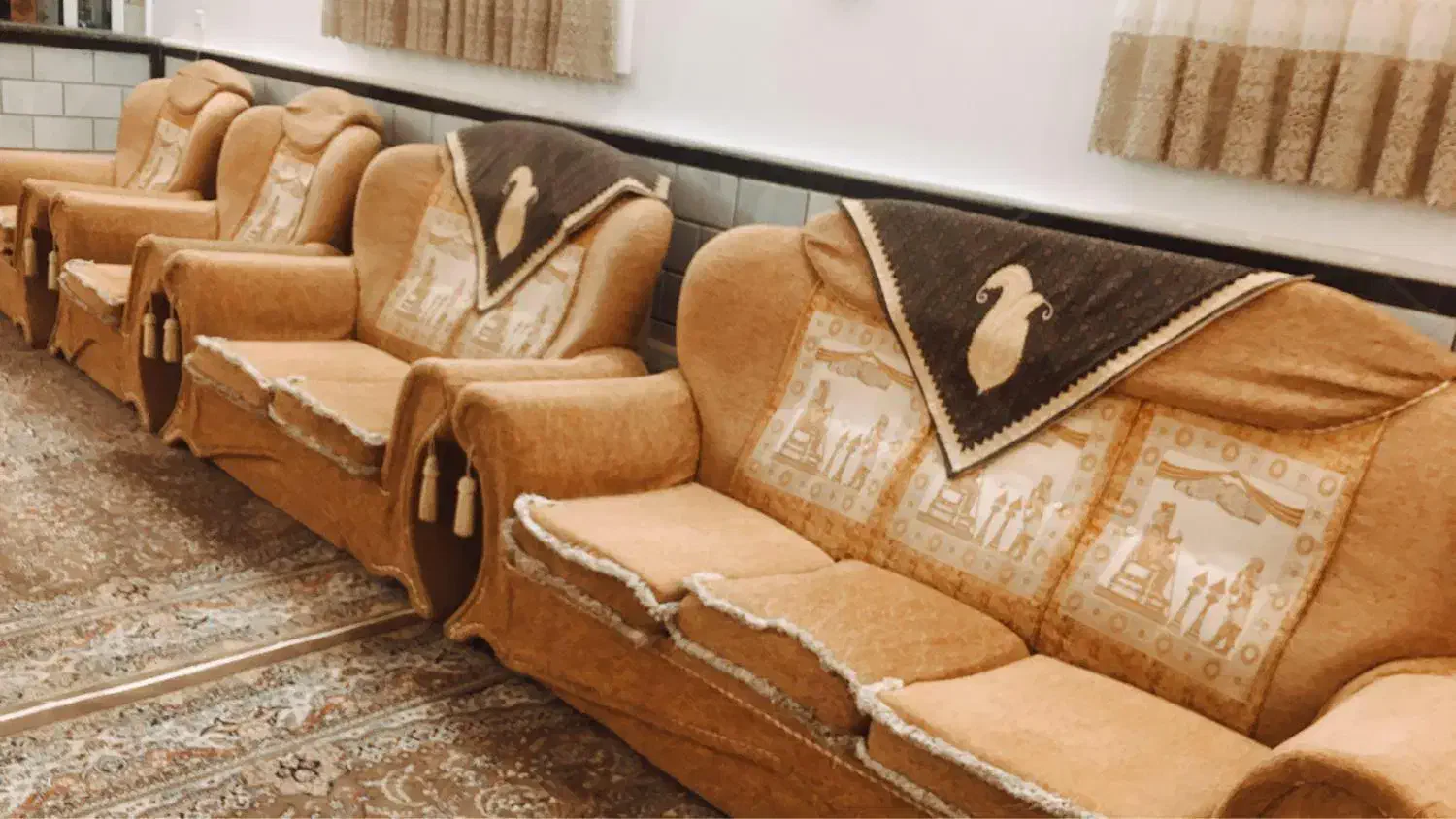 مبلمان راحتی ۷نفره|مبلمان خانگی و میز عسلی|قم, آذر (نکویی)|دیوار