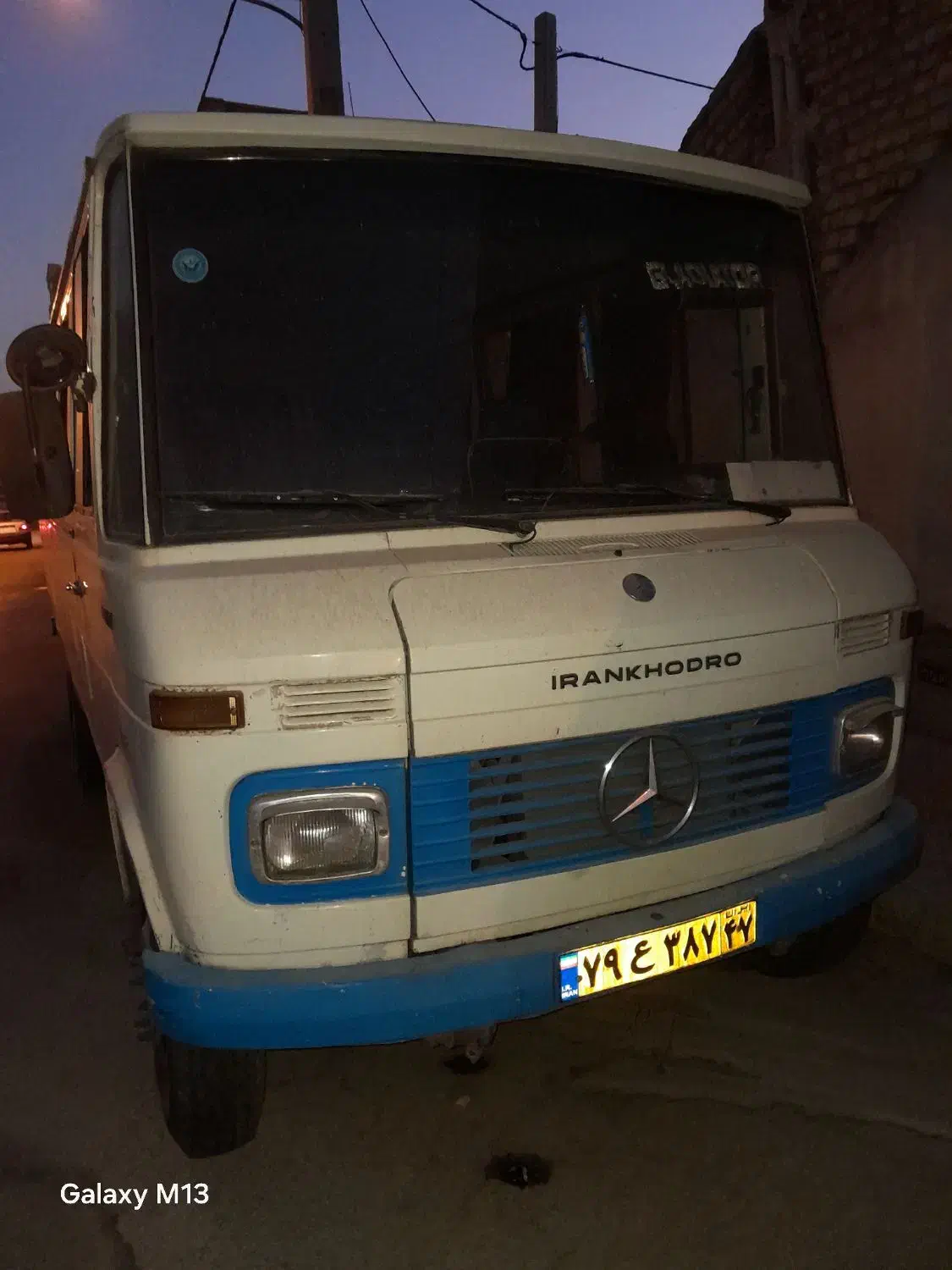 سرویس دهی به شرکت ها با مینی بوس بنز مدل بالا|خدمات حمل و نقل|ساوه, |دیوار