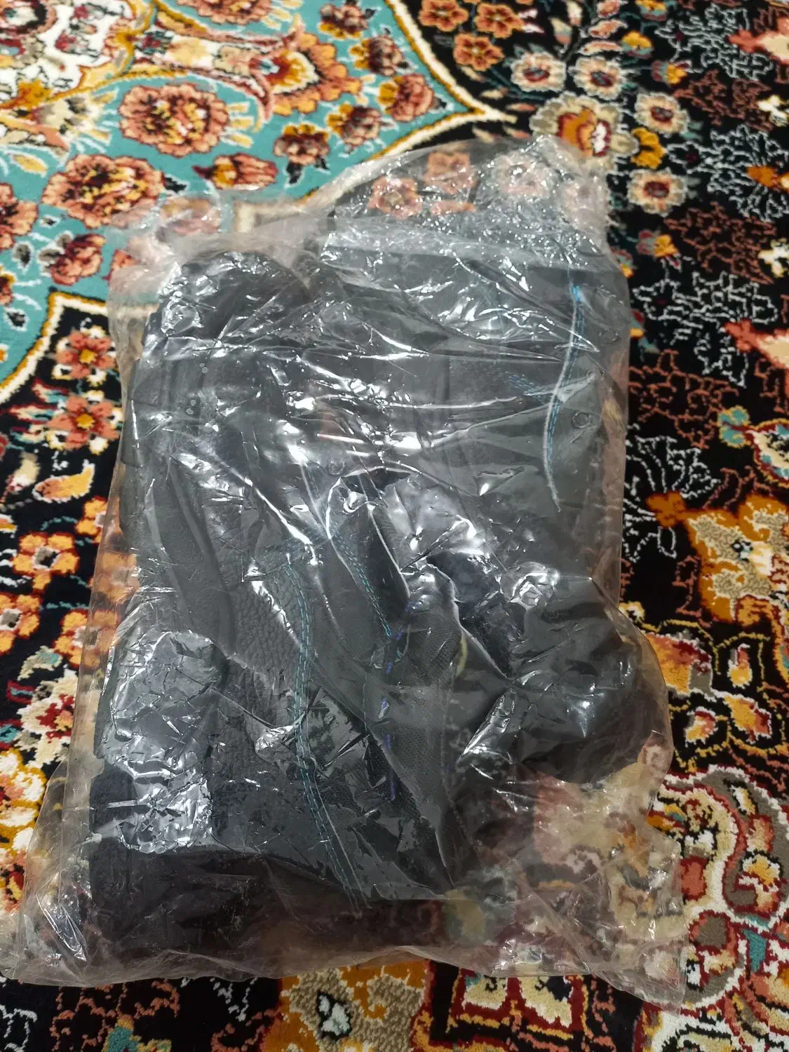 کفش 43 و44 و چکمه 42 و44 و40 برای فروش|کفش و لباس بچه|اهواز, شریعتی جنوبی|دیوار