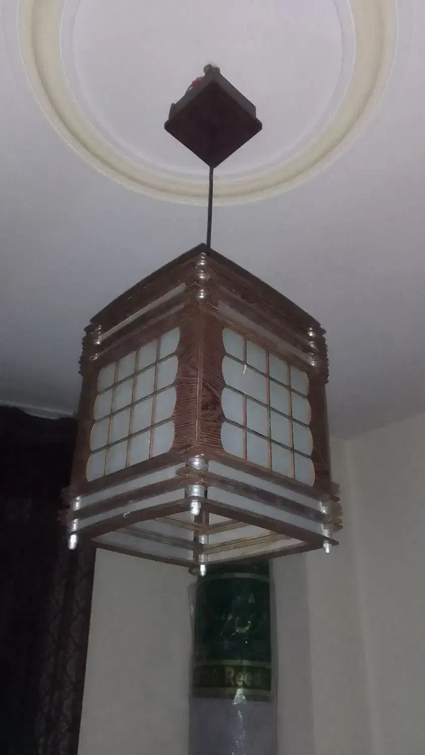 یک عدد لوستر چوبی قیمت ۵۰۰هزار|لوستر و چراغ آویز|تهران, وحیدیه|دیوار