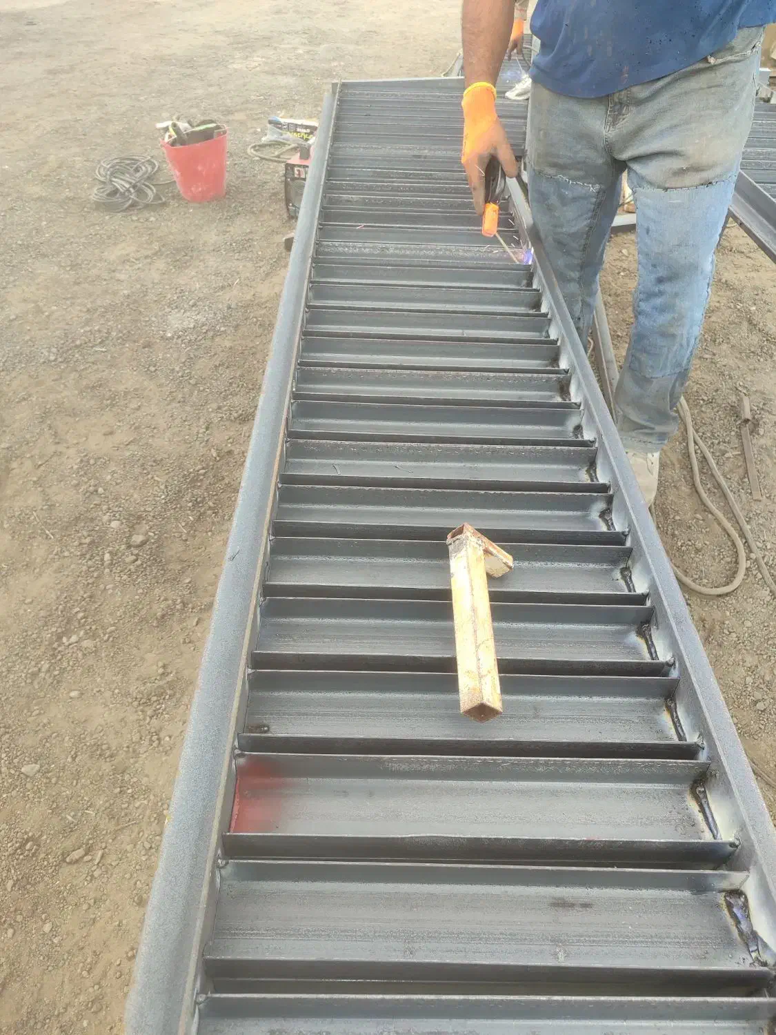 جوشکار ساده|استخدام معماری، عمران و ساختمانی|سهند, |دیوار