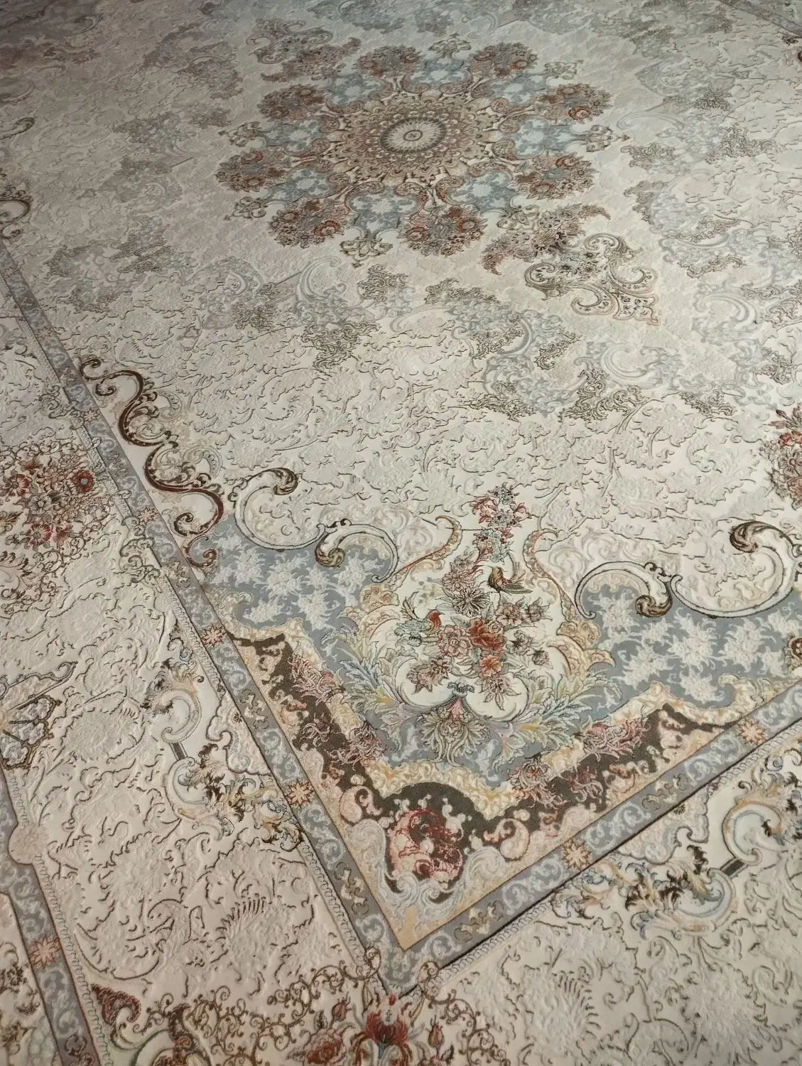 جفت ۹متری ۱۲۰۰شانه در حد نو فوری|فرش|مشهد, رضاشهر|دیوار