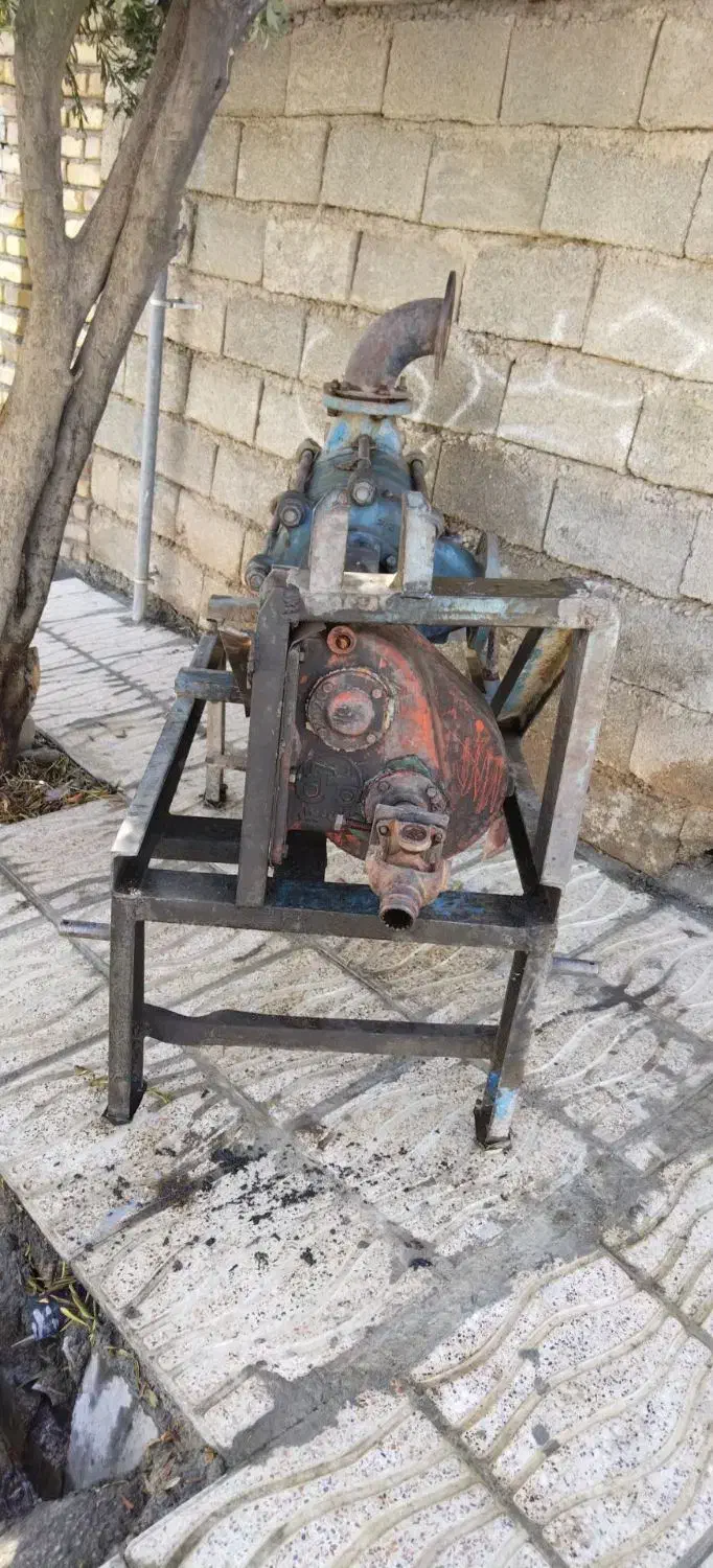 پمپ ۶ طبق در هشتاد|ماشینآلات صنعتی|هلیلان, |دیوار