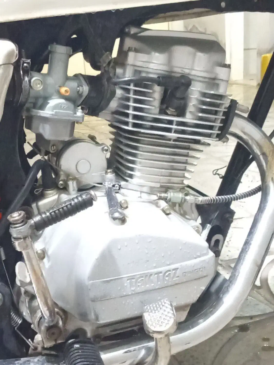 موتور ۱۲۵ تکناب|موتورسیکلت|گچی, |دیوار