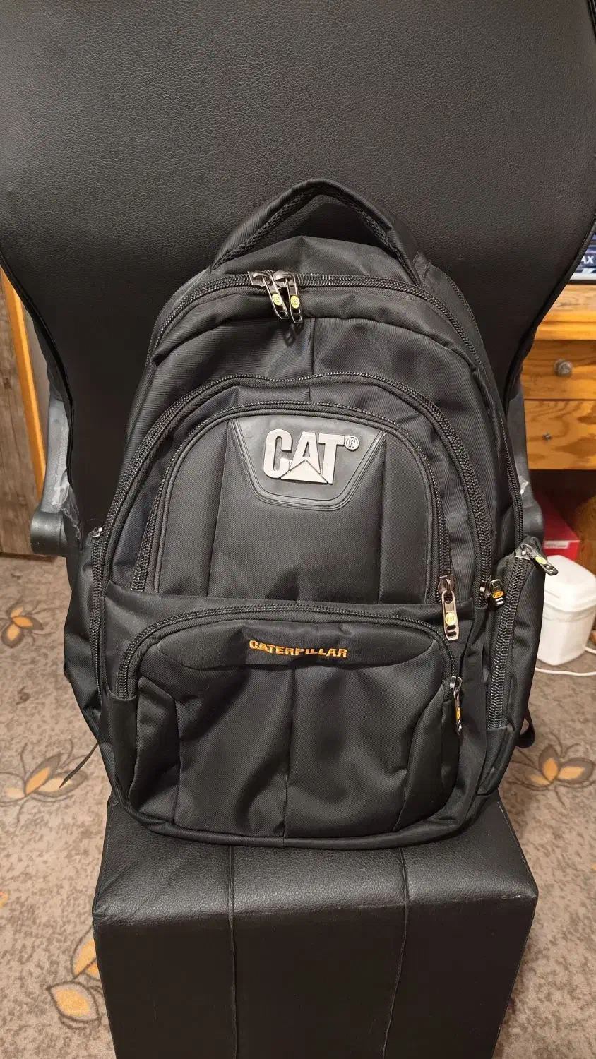 کوله‌پشتی کاترپیلار|کیف، کفش، کمربند|ارومیه, |دیوار