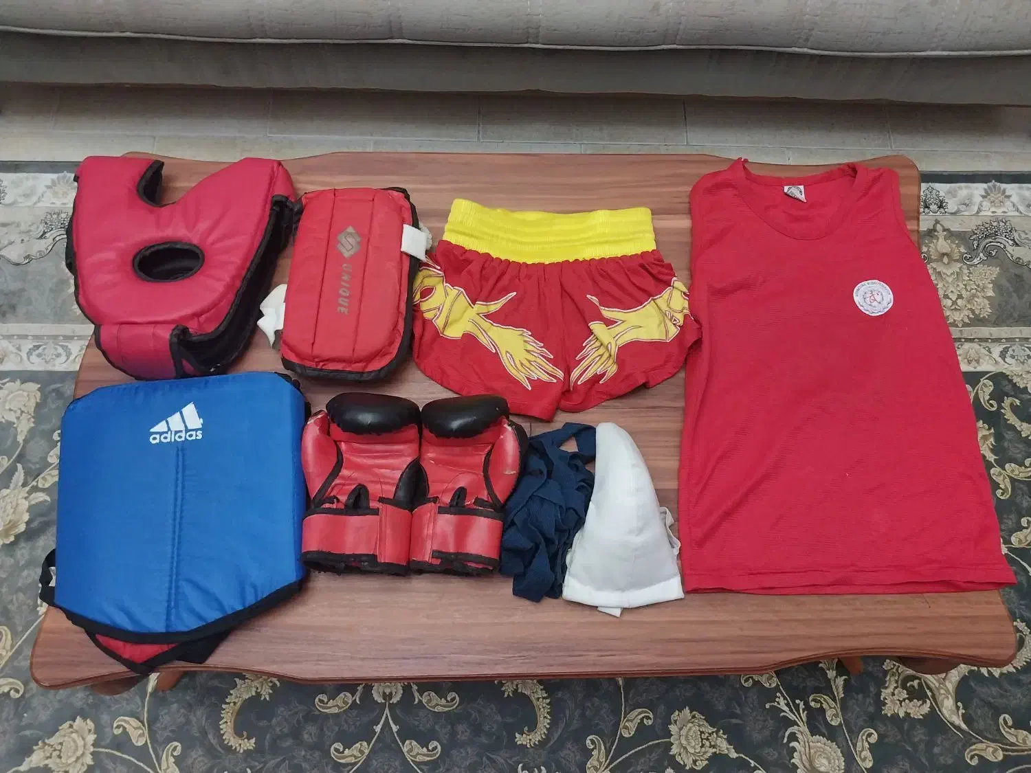 لباس ووشو به همراه لوازم|تجهیزات ورزشی|آستانه اشرفیه, |دیوار