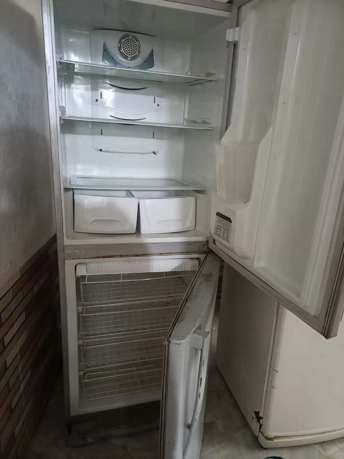 فروش فوری یخچال سالم  به شرط|یخچال و فریزر|لاهیجان, مهرگان|دیوار