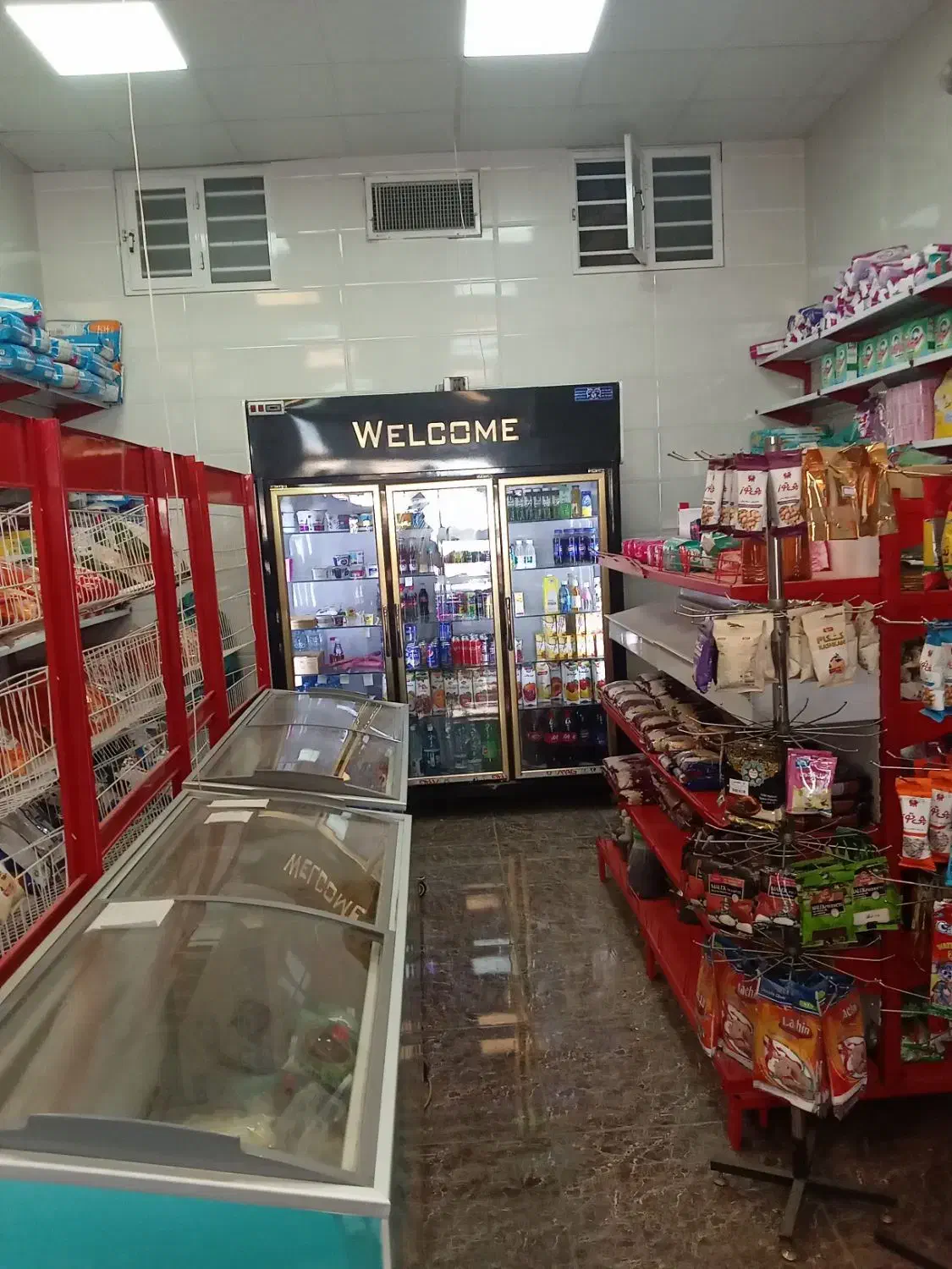 قفسه استند دخل تابلو ترازو پاچال|فروشگاه و مغازه|یزد, |دیوار