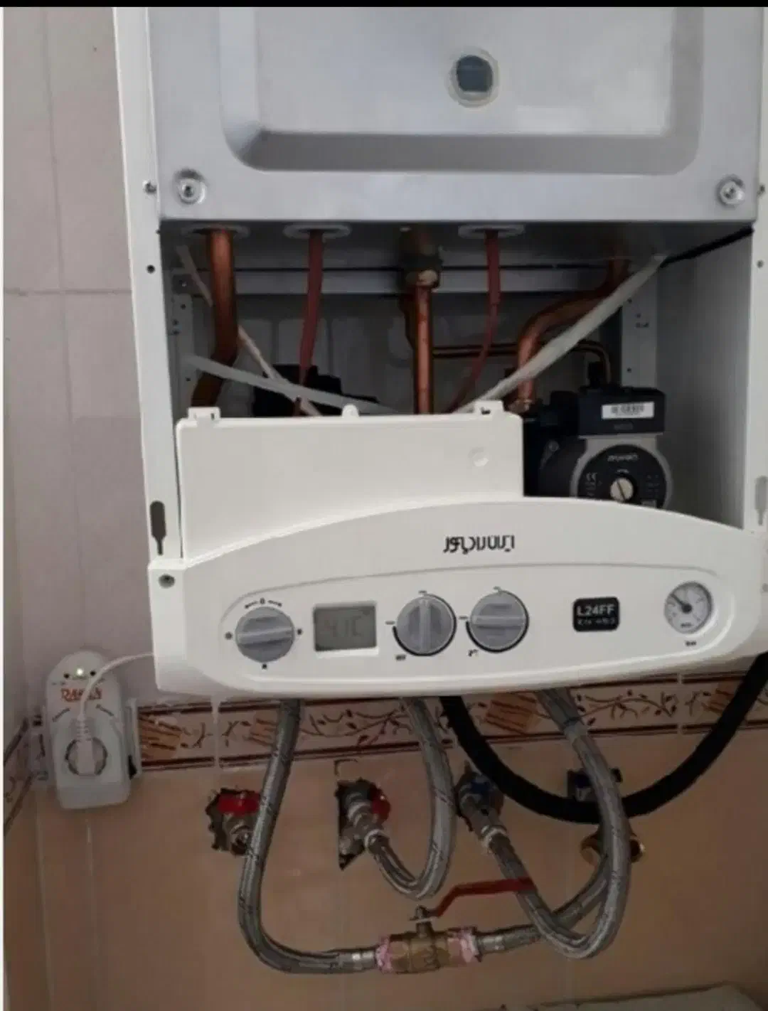 تعمیرات تخصصی پکیج آبگرمکن بصورت سیار|خدمات پیشه و مهارت|اردبیل, |دیوار