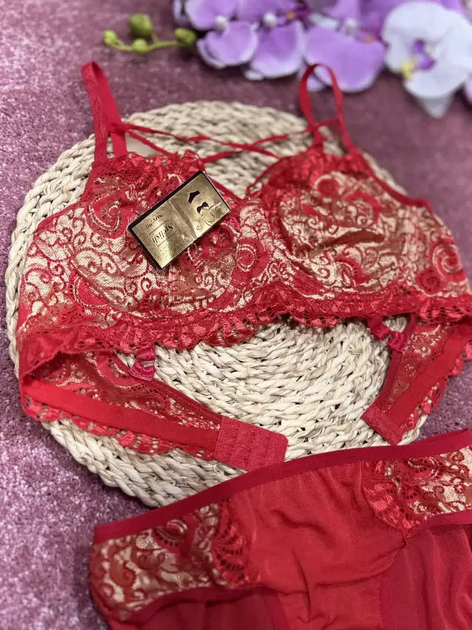 ست دانتل|لباس|اسلام‌شهر, زرافشان|دیوار