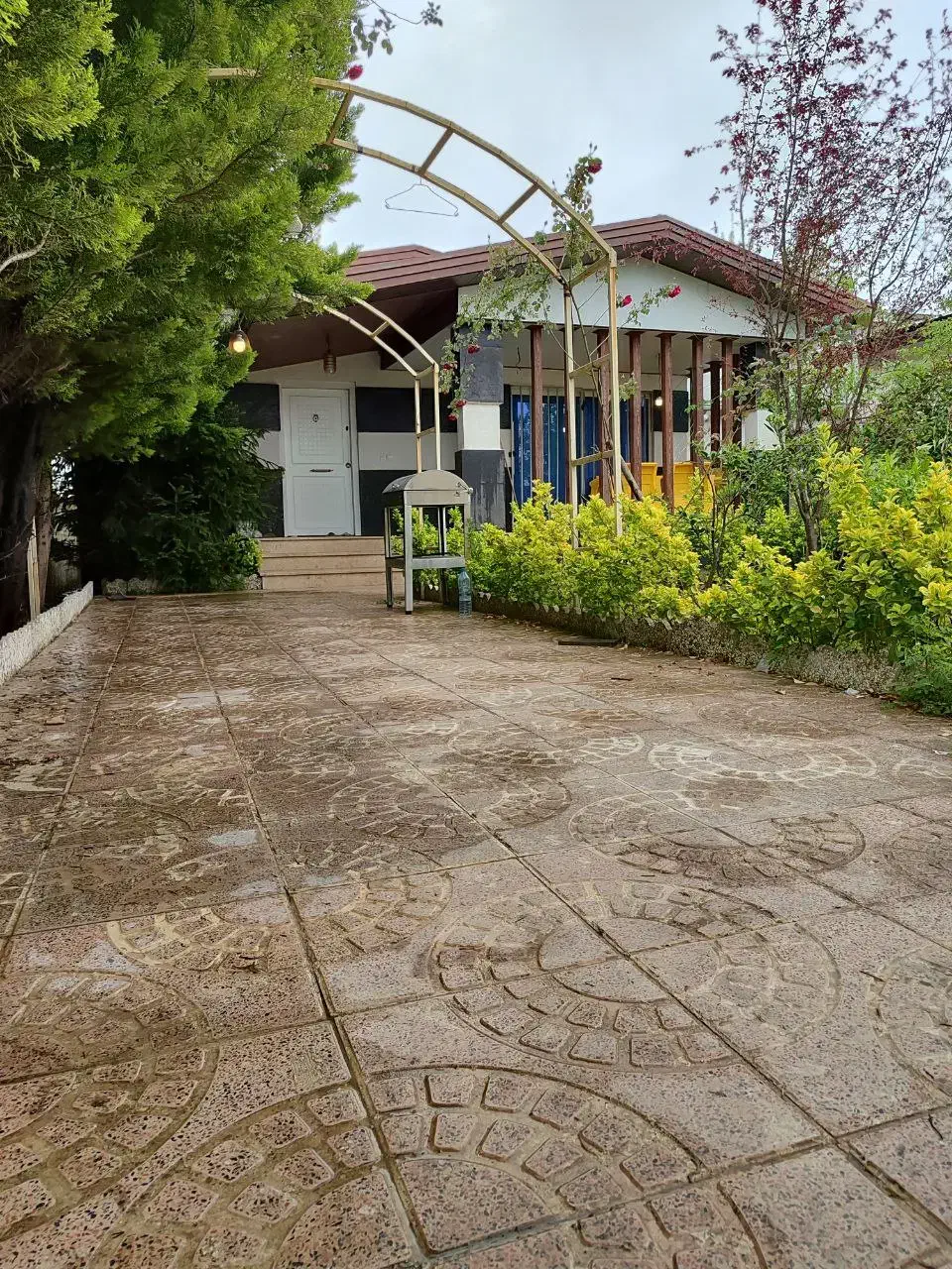 باغچه ویلا نما مدرن فول فرنیش ۳۰۰متری|فروش خانه و ویلا|کلاردشت, |دیوار