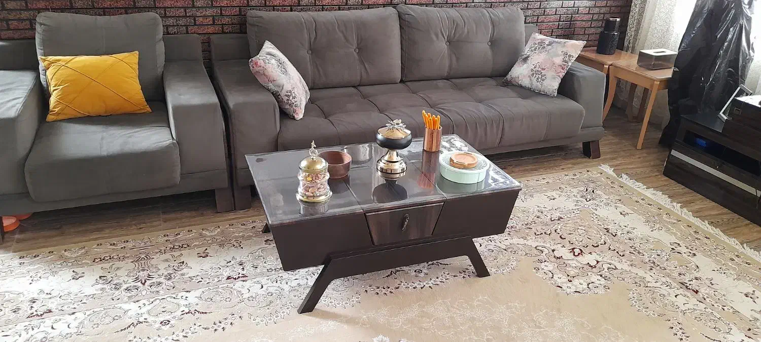مبل راحتی ۷ نفره ومیز وسط|مبلمان خانگی و میز عسلی|صحنه, |دیوار