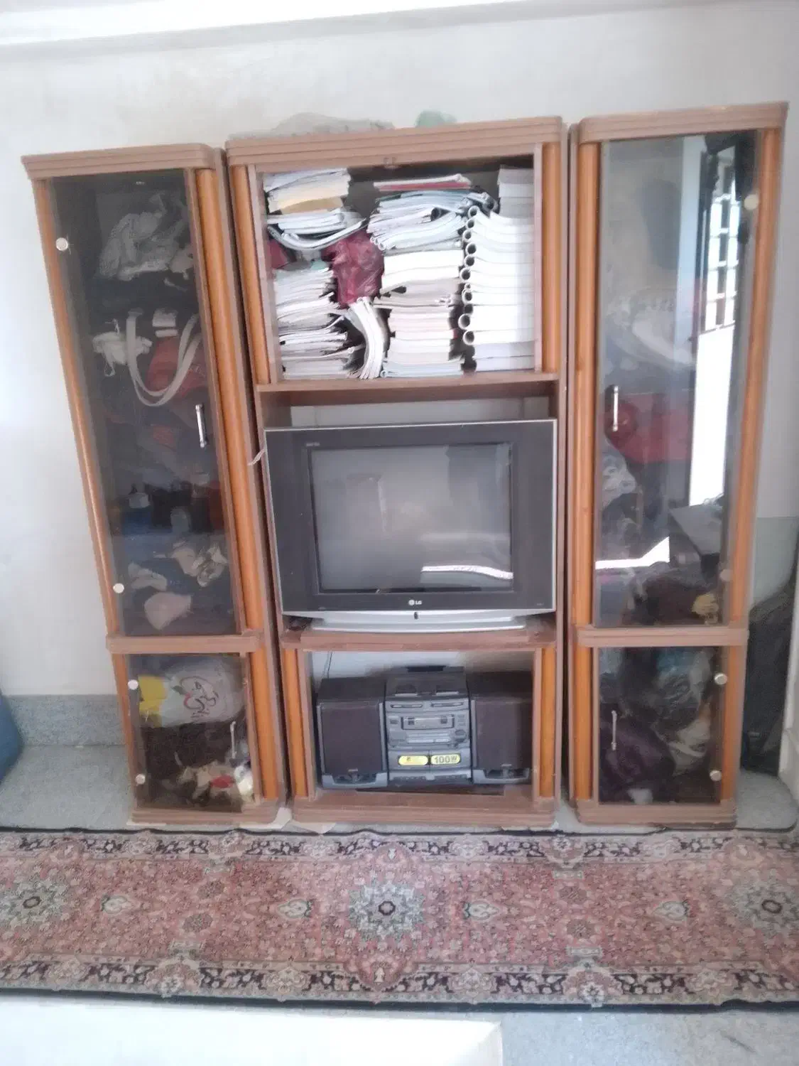 فروش تلویزیون با میز وبوفه|تلویزیون و پروژکتور|ارومیه, |دیوار