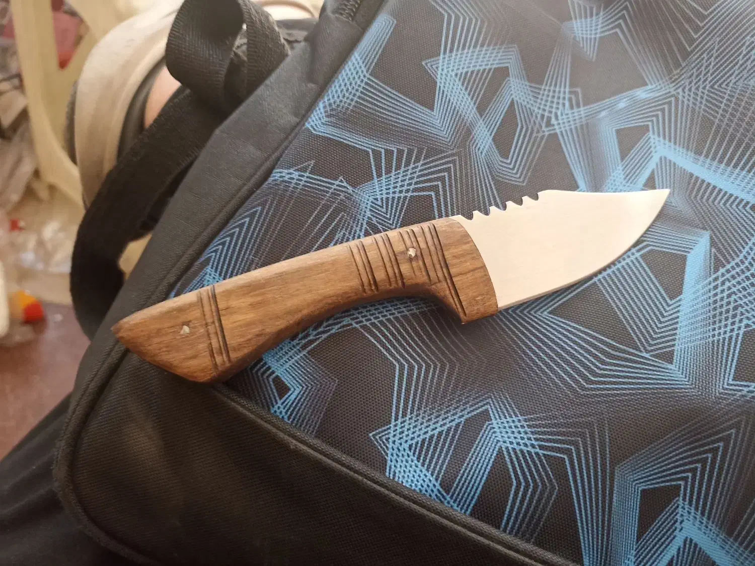 چاقو|کلکسیون اشیاء عتیقه|ری, دیلمان|دیوار