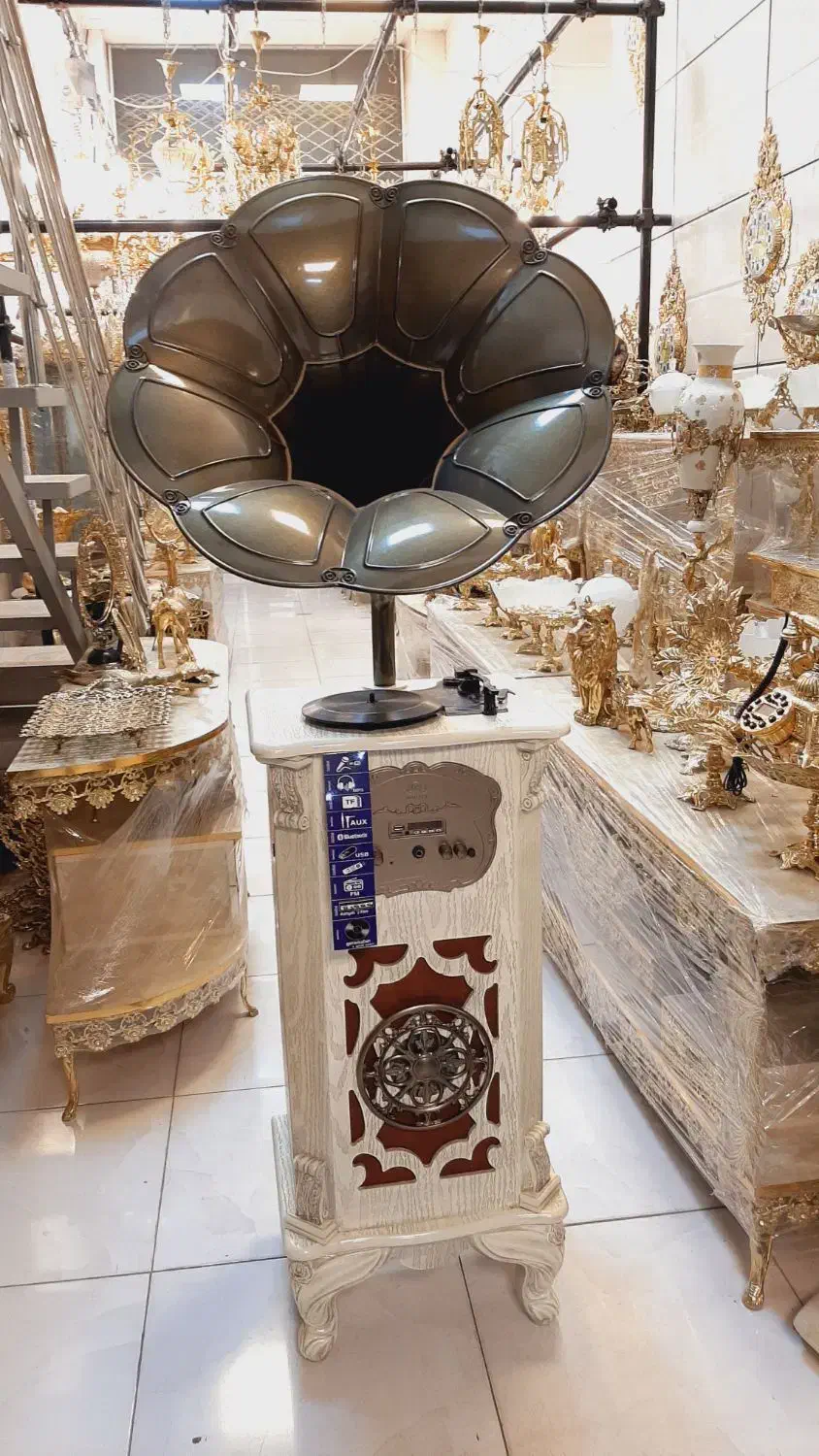 گرامافون مبله بزرگ قهوه ای طلا سفید کرم برنز سوگلی|سیستم صوتی خانگی|زنجان, |دیوار