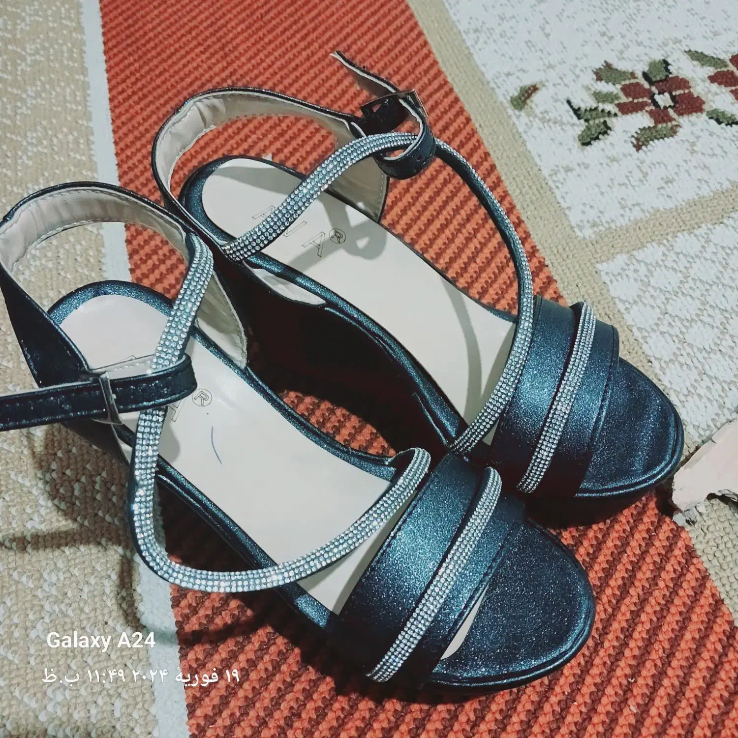 کفش|کیف، کفش، کمربند|آباده, |دیوار