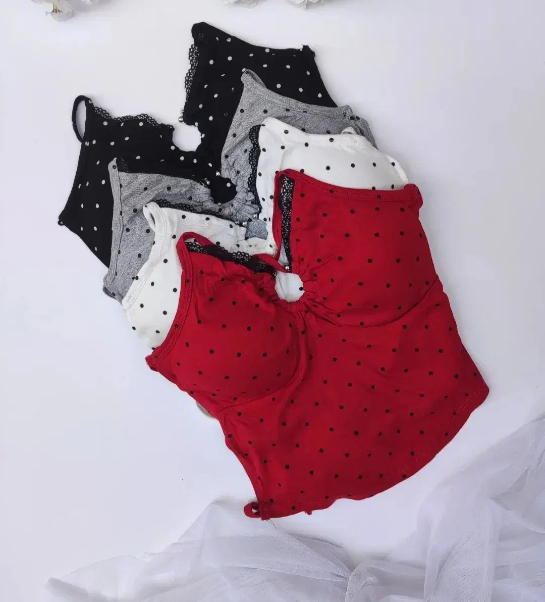 پوشاک زنانه|لباس|اصفهان, نقش جهان|دیوار