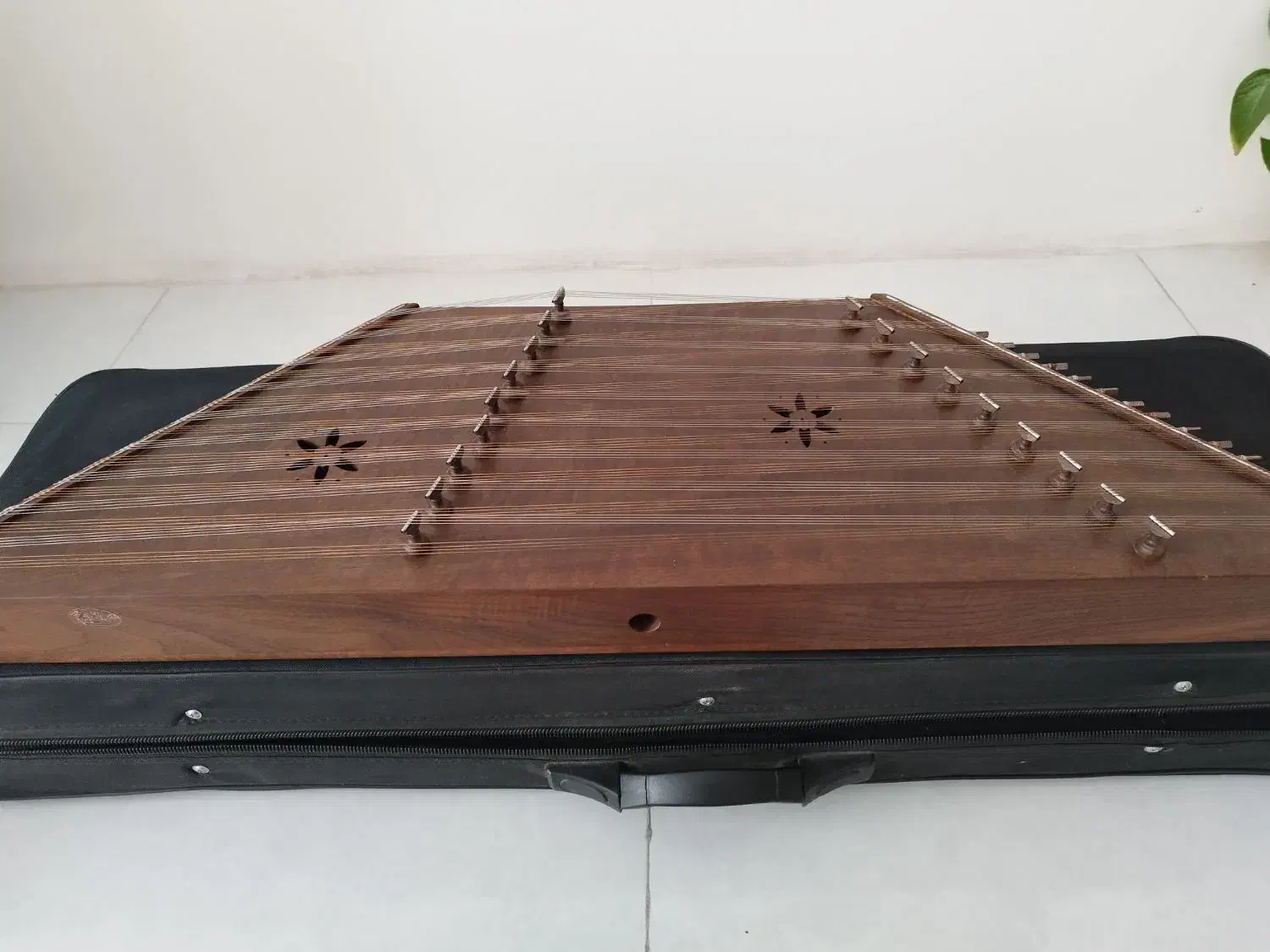 سنتور در حد نو|سازهای سنتی|رباطکریم, رباطکریم|دیوار