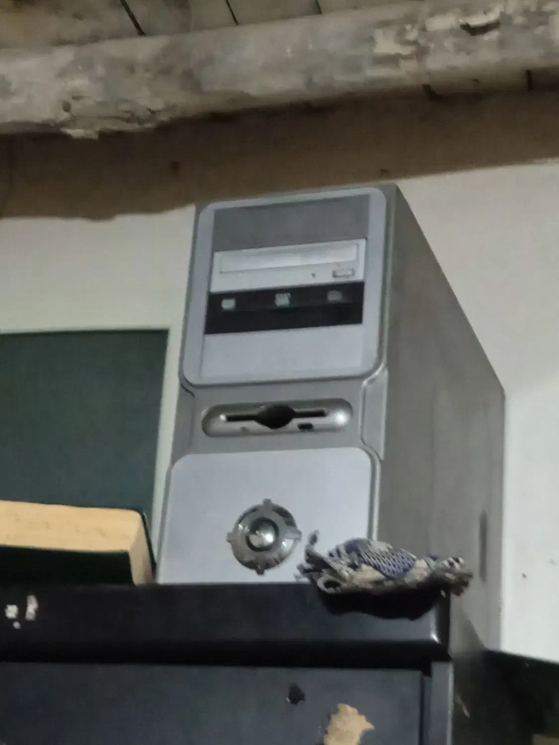 کامپیوتر|رایانه رومیزی|نیشابور, ده حلاج|دیوار