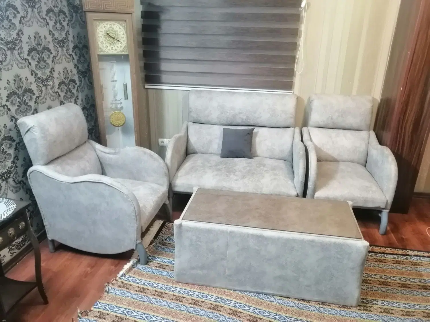 مبل ۴ نفره|مبلمان خانگی و میز عسلی|تهران, نظامآباد|دیوار